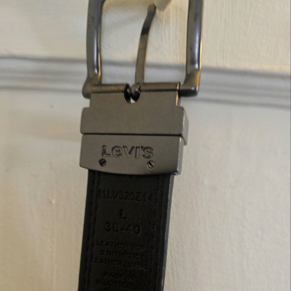 2FER! NWOT Levi's Blk Leather Men's Belt & Blue & White Men"s Plaid Shirt